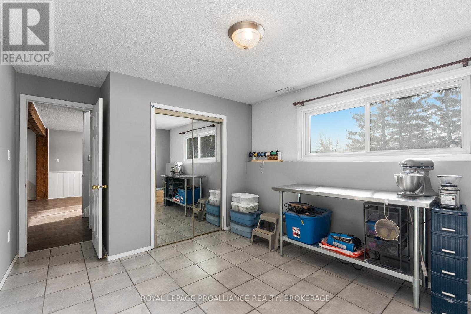 261 Shane Street, Loyalist, Ontario  K0H 2H0 - Photo 38 - X12992162