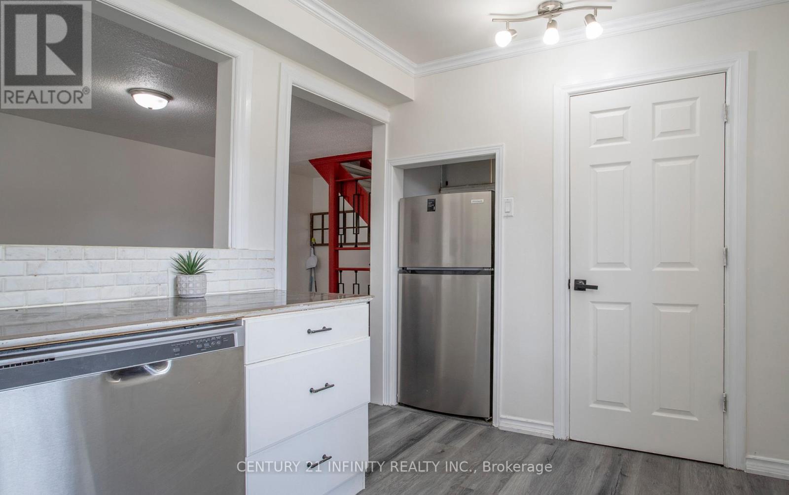 33 - 101 Dovedale Drive, Whitby, Ontario  L1N 1Z7 - Photo 13 - E13056094