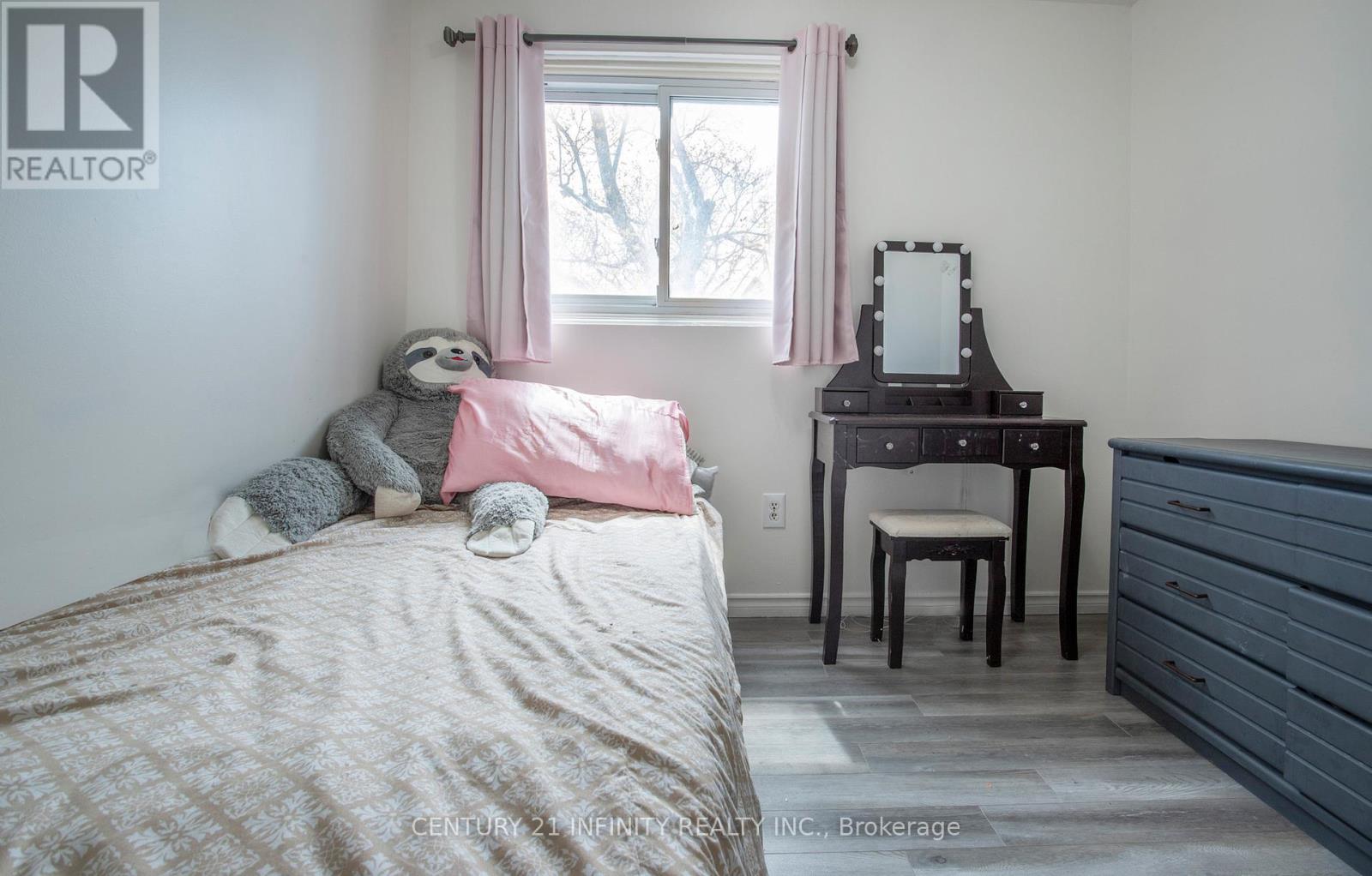 33 - 101 Dovedale Drive, Whitby, Ontario  L1N 1Z7 - Photo 17 - E13056094