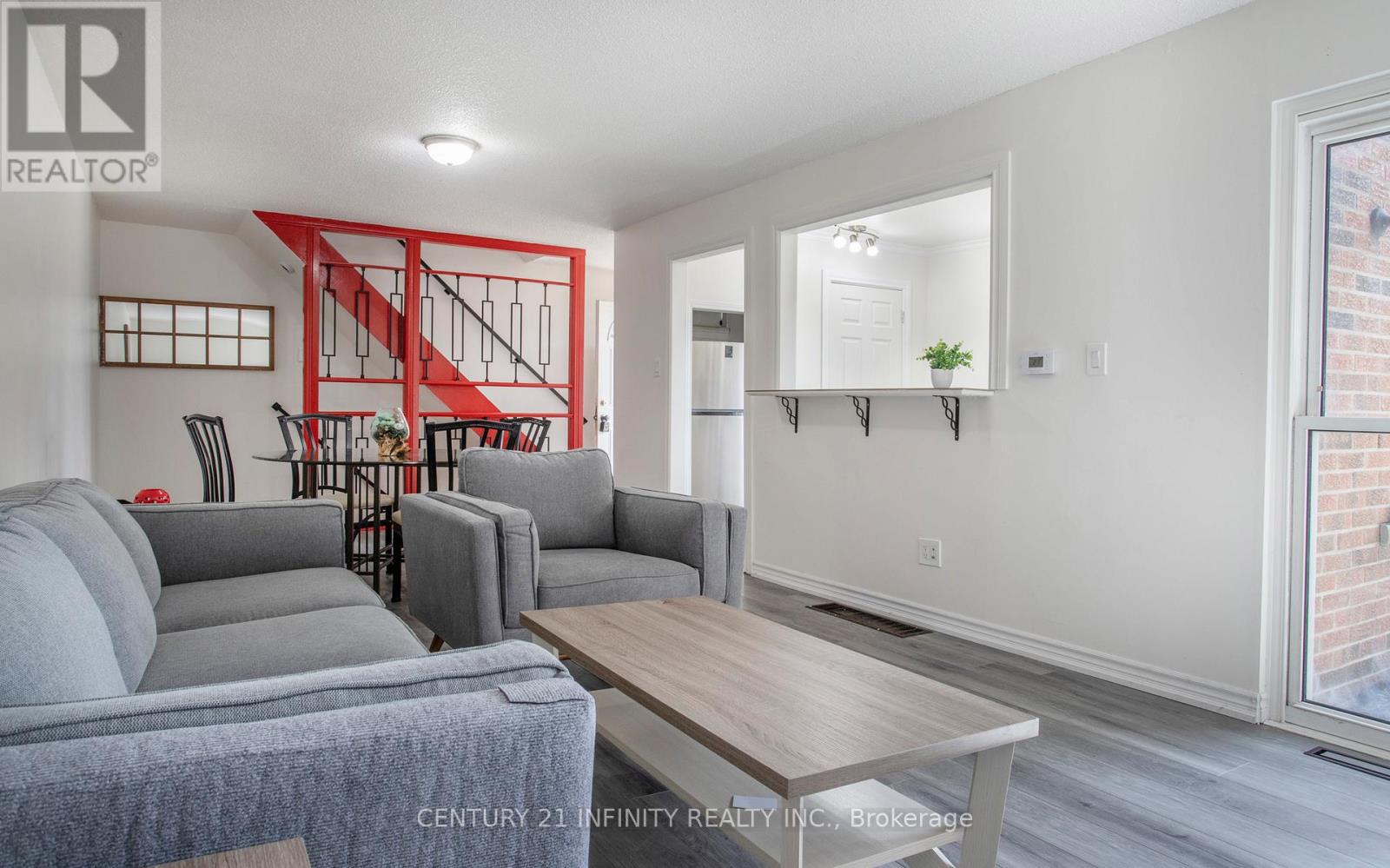 33 - 101 Dovedale Drive, Whitby, Ontario  L1N 1Z7 - Photo 5 - E13056094