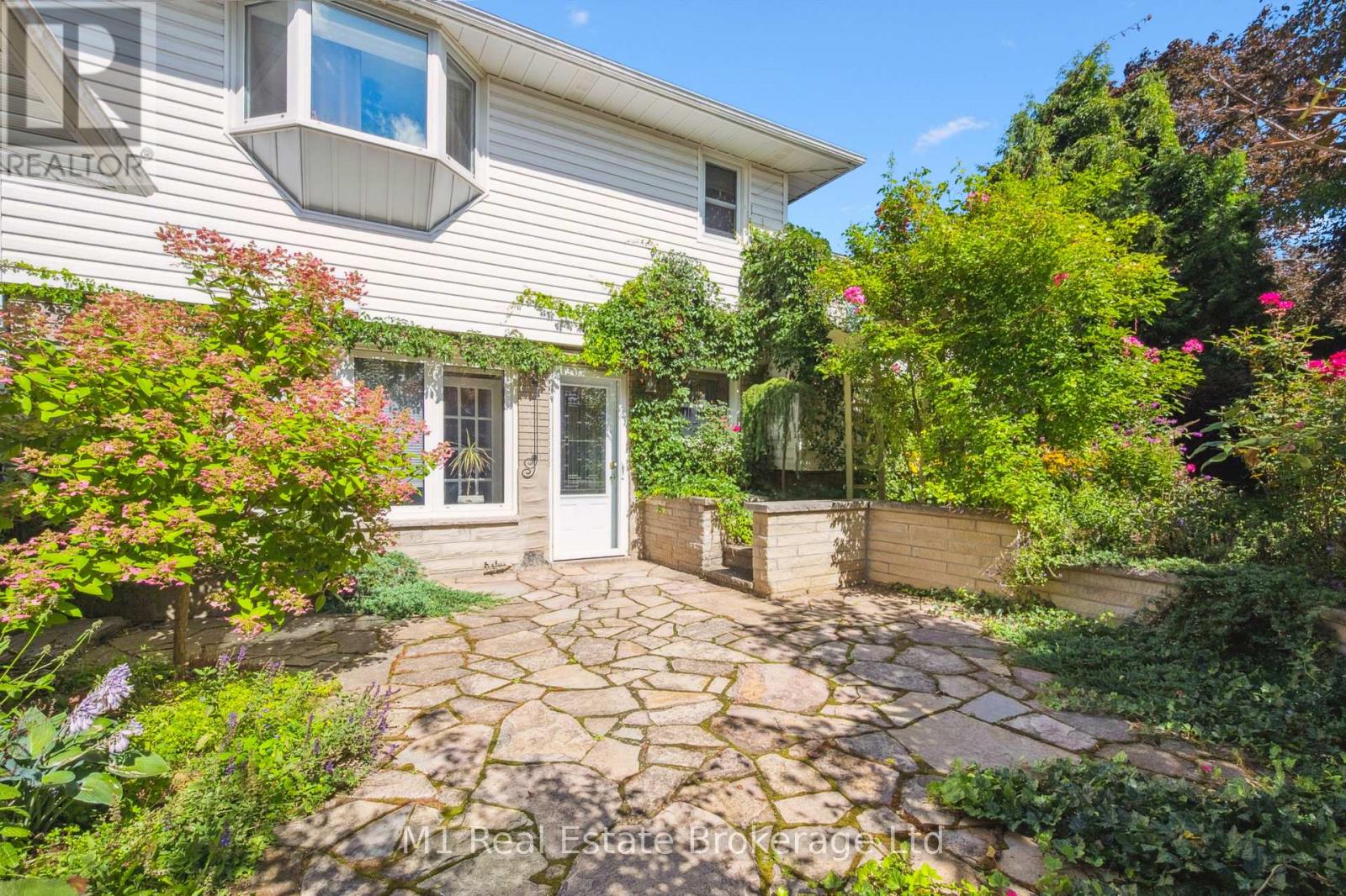 21 Gladstone Avenue, Guelph, Ontario  N1E 1L7 - Photo 2 - X13056092