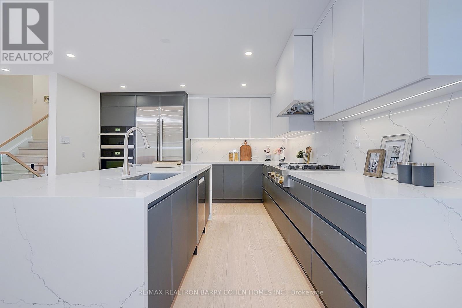 34 Elliotwood Court, Toronto, Ontario  M2L 2P9 - Photo 10 - C13056026