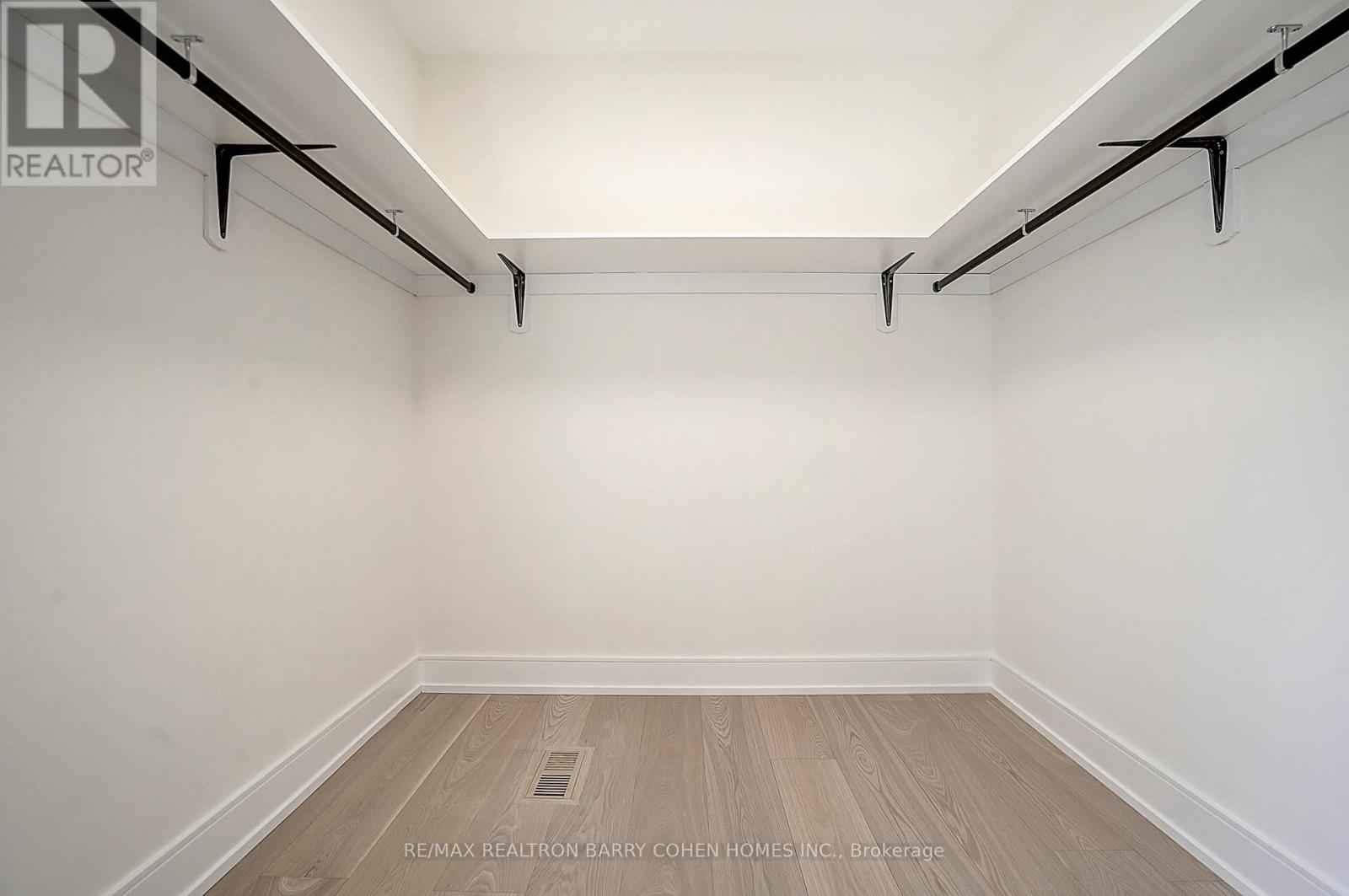 34 Elliotwood Court, Toronto, Ontario  M2L 2P9 - Photo 18 - C13056026