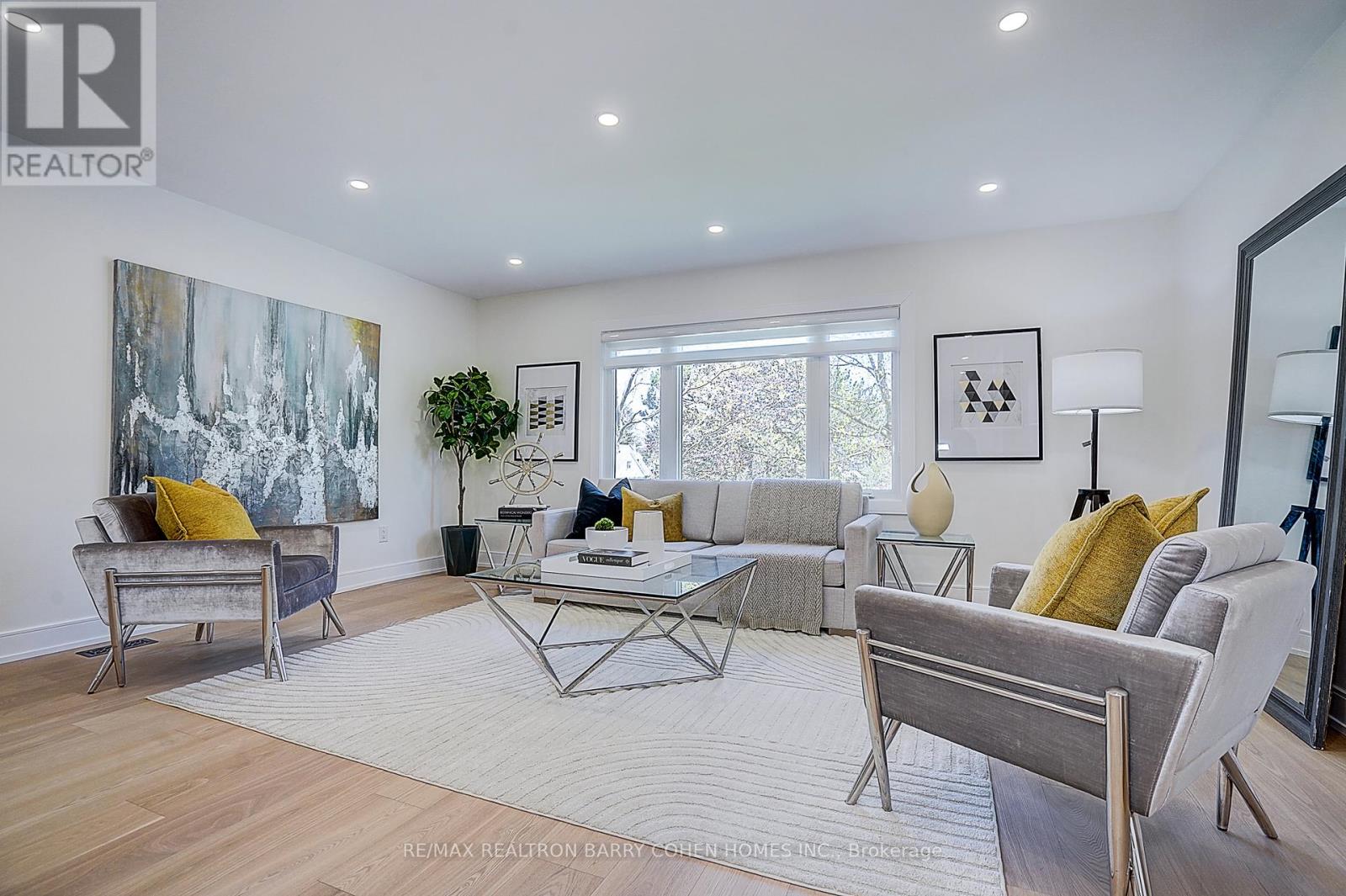 34 Elliotwood Court, Toronto, Ontario  M2L 2P9 - Photo 3 - C13056026