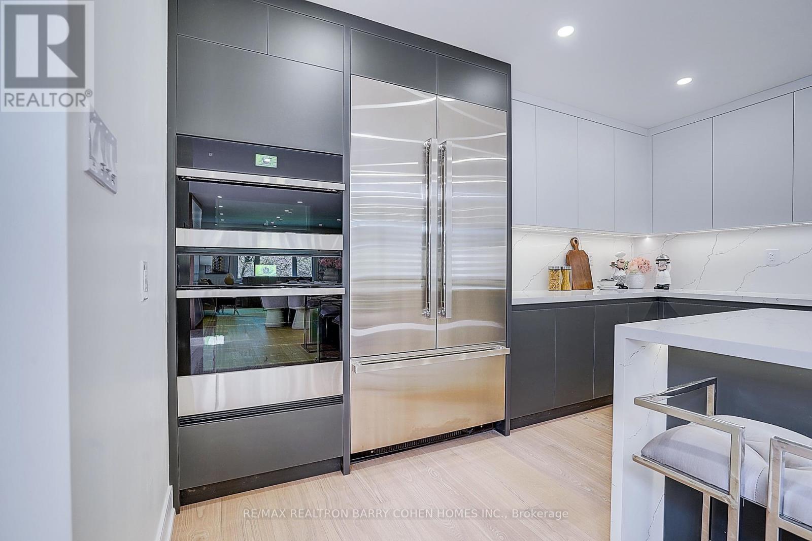 34 Elliotwood Court, Toronto, Ontario  M2L 2P9 - Photo 9 - C13056026