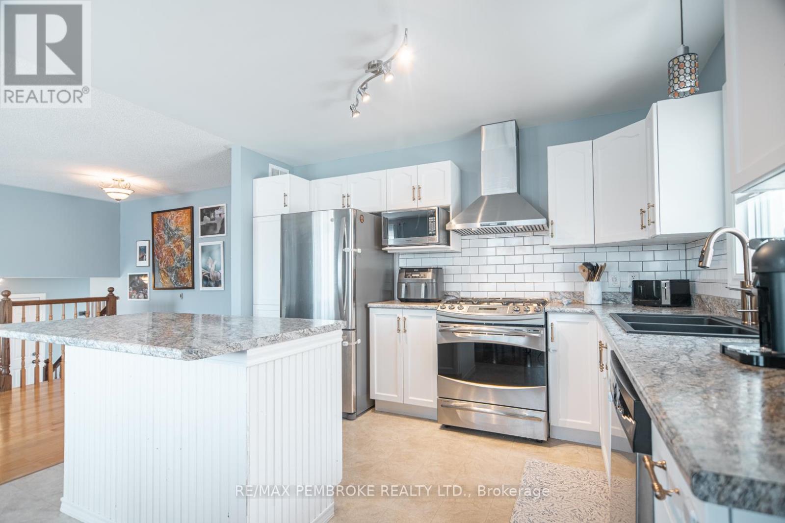 50 Spruce Street, Petawawa, Ontario  K8H 3S4 - Photo 10 - X13056082