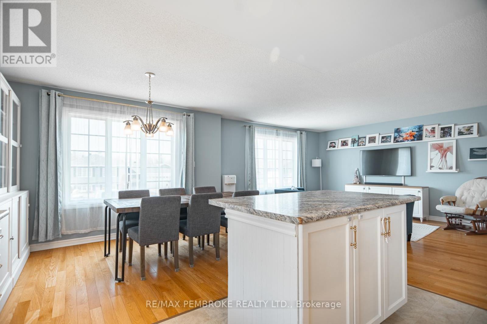 50 Spruce Street, Petawawa, Ontario  K8H 3S4 - Photo 11 - X13056082