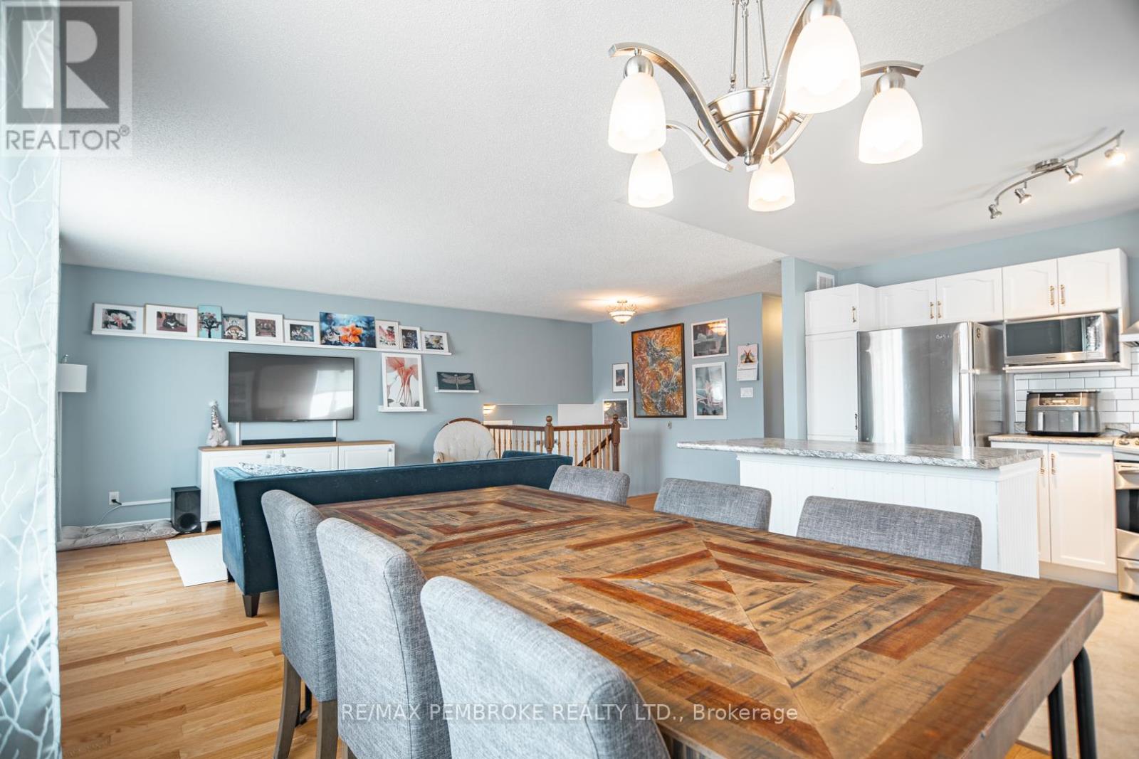 50 Spruce Street, Petawawa, Ontario  K8H 3S4 - Photo 13 - X13056082