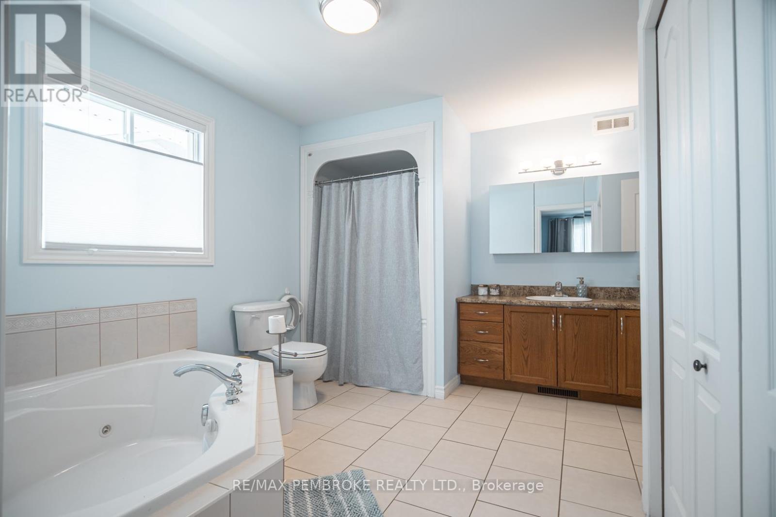 50 Spruce Street, Petawawa, Ontario  K8H 3S4 - Photo 17 - X13056082