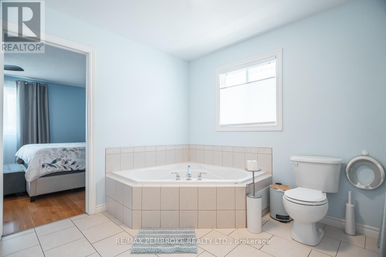 50 Spruce Street, Petawawa, Ontario  K8H 3S4 - Photo 18 - X13056082