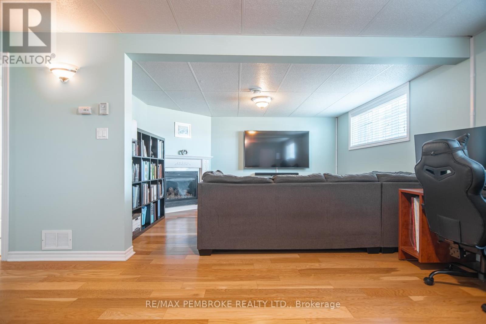 50 Spruce Street, Petawawa, Ontario  K8H 3S4 - Photo 24 - X13056082