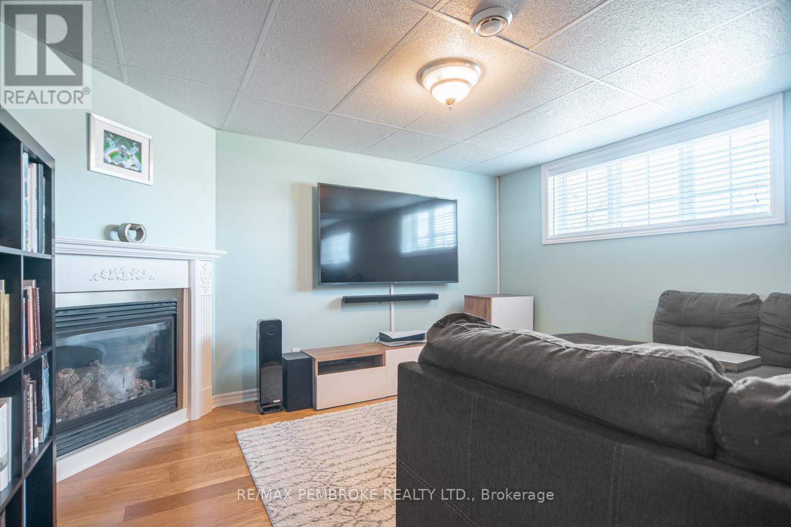 50 Spruce Street, Petawawa, Ontario  K8H 3S4 - Photo 25 - X13056082