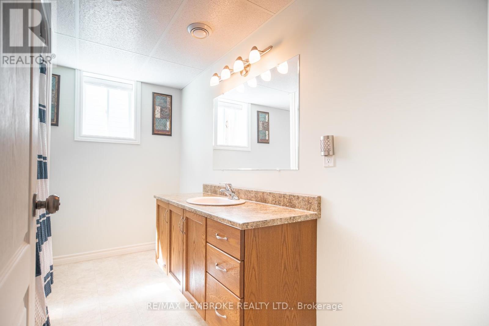 50 Spruce Street, Petawawa, Ontario  K8H 3S4 - Photo 27 - X13056082