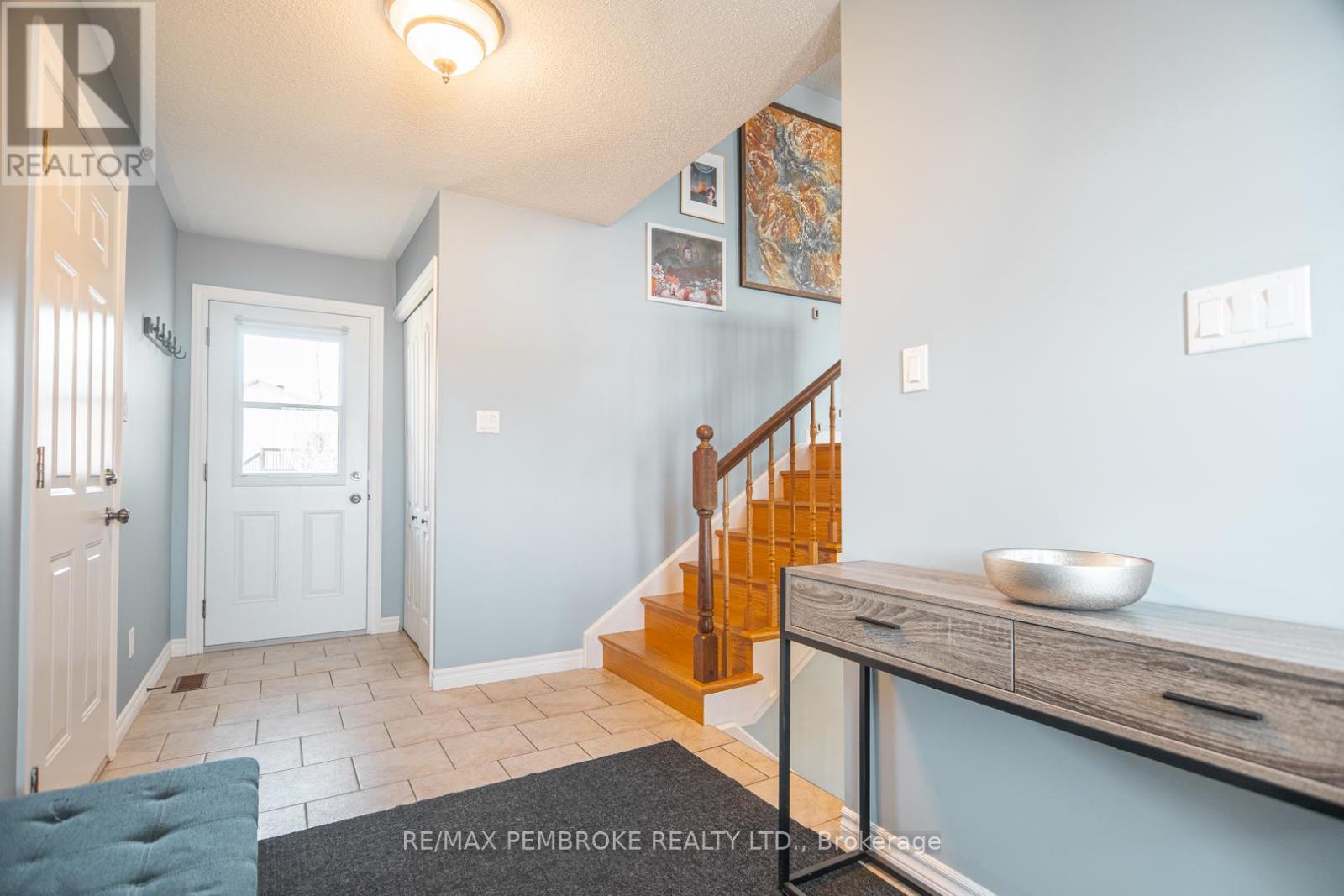 50 Spruce Street, Petawawa, Ontario  K8H 3S4 - Photo 3 - X13056082