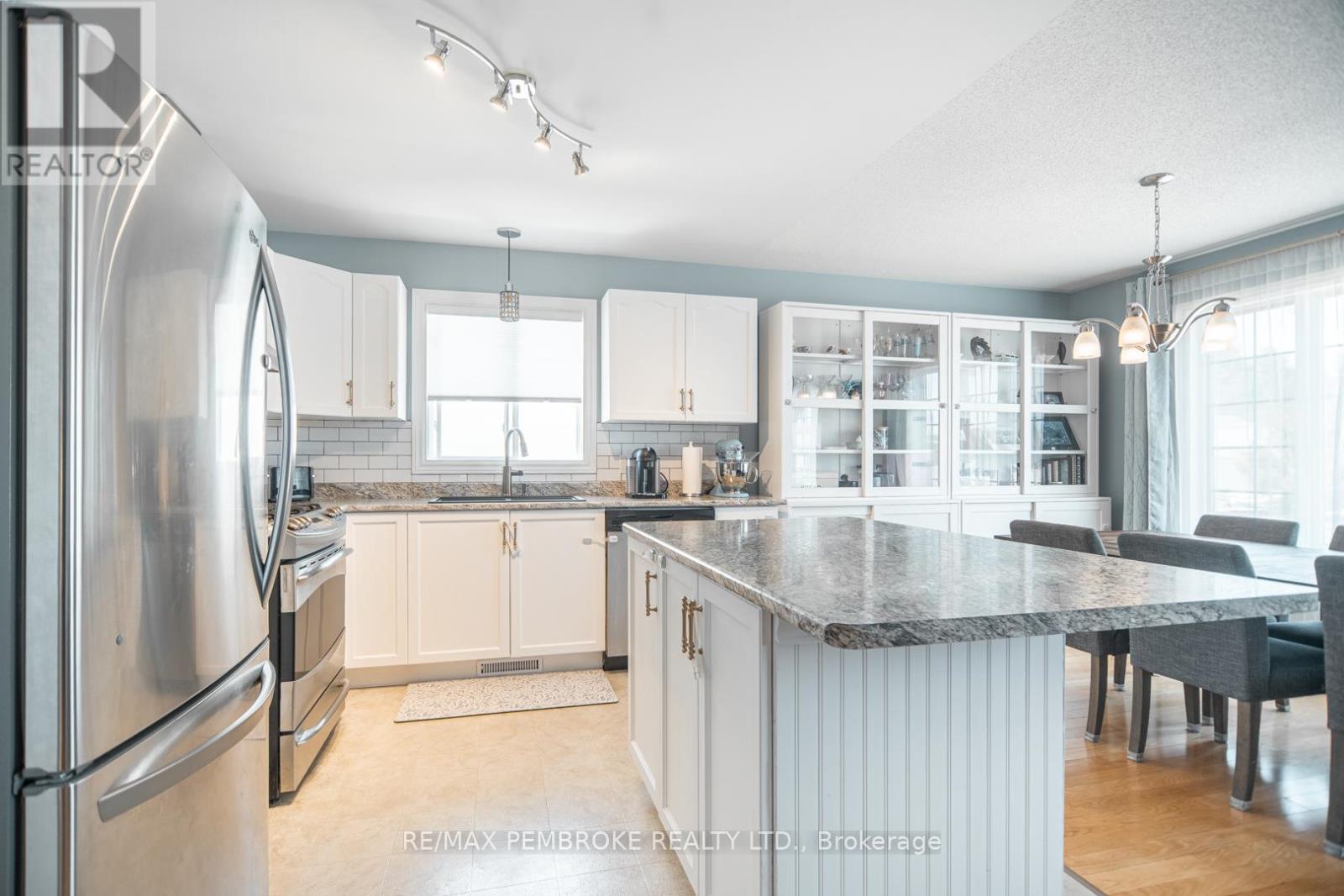 50 Spruce Street, Petawawa, Ontario  K8H 3S4 - Photo 9 - X13056082