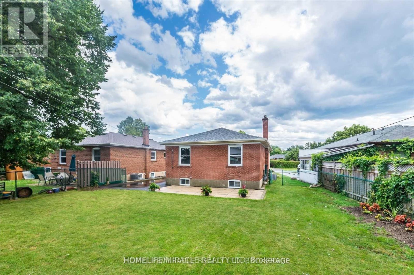 6 Kells Avenue, Toronto, Ontario  M1K 4W5 - Photo 10 - E13055996