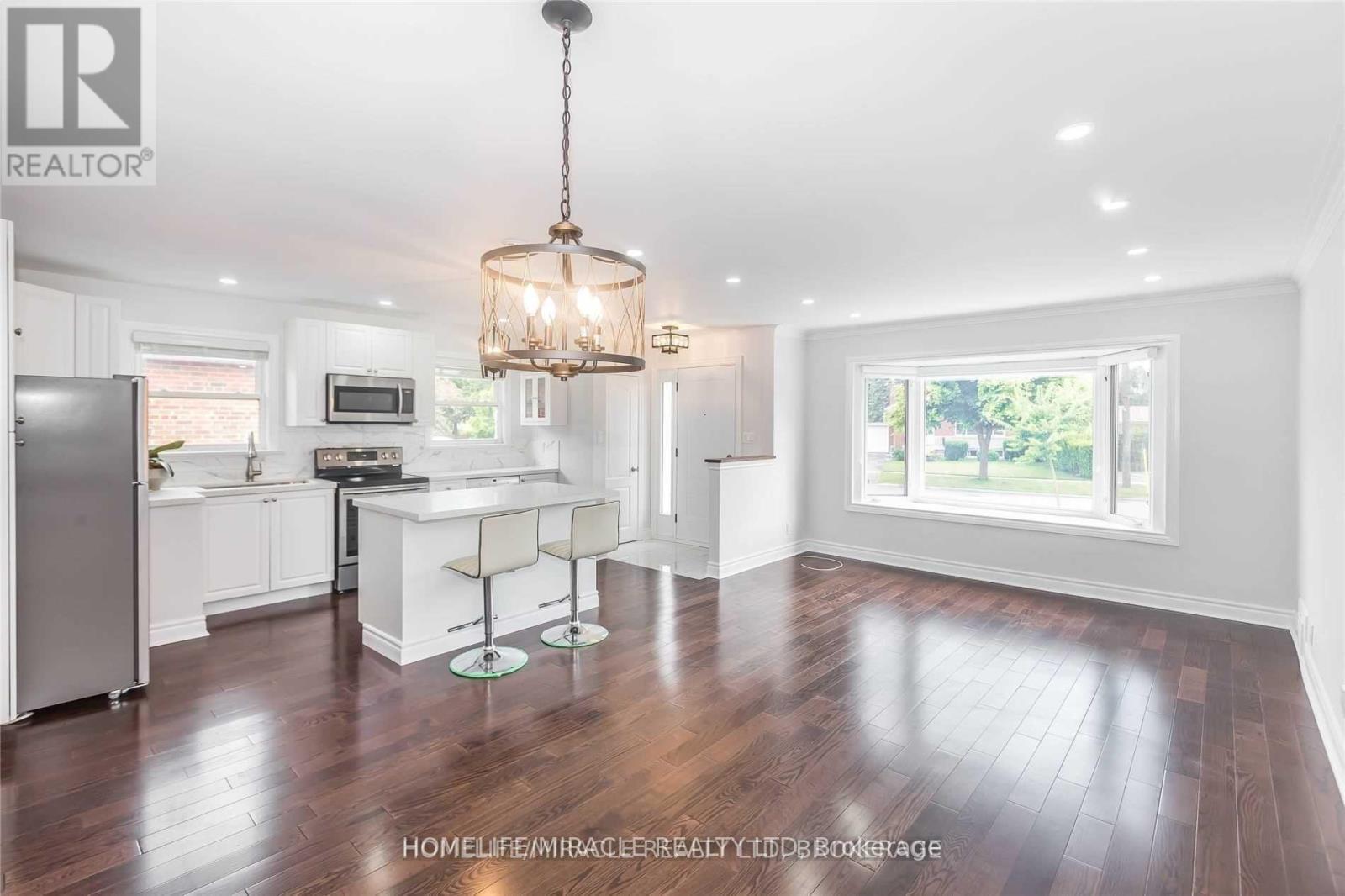 6 Kells Avenue, Toronto, Ontario  M1K 4W5 - Photo 2 - E13055996