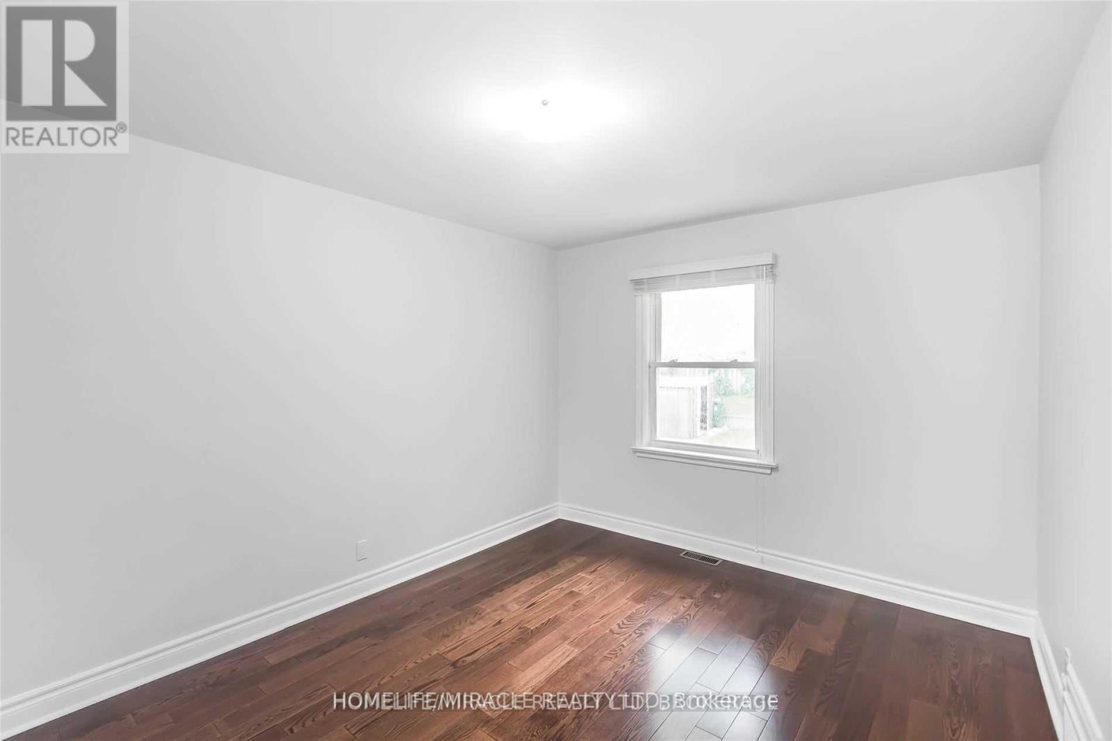 6 Kells Avenue, Toronto, Ontario  M1K 4W5 - Photo 6 - E13055996