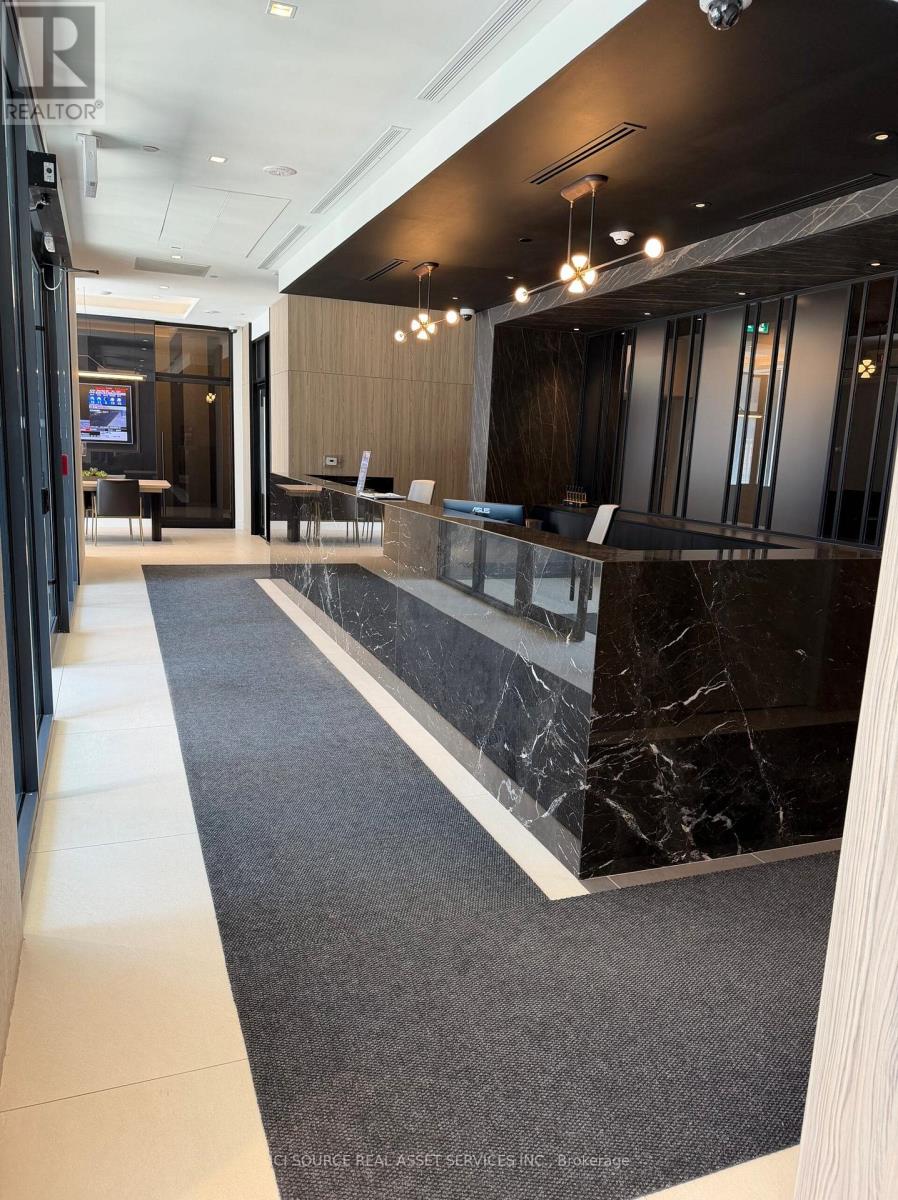 1605 - 1606 Charles Street, Whitby, Ontario  L1N 0P1 - Photo 2 - E13056096