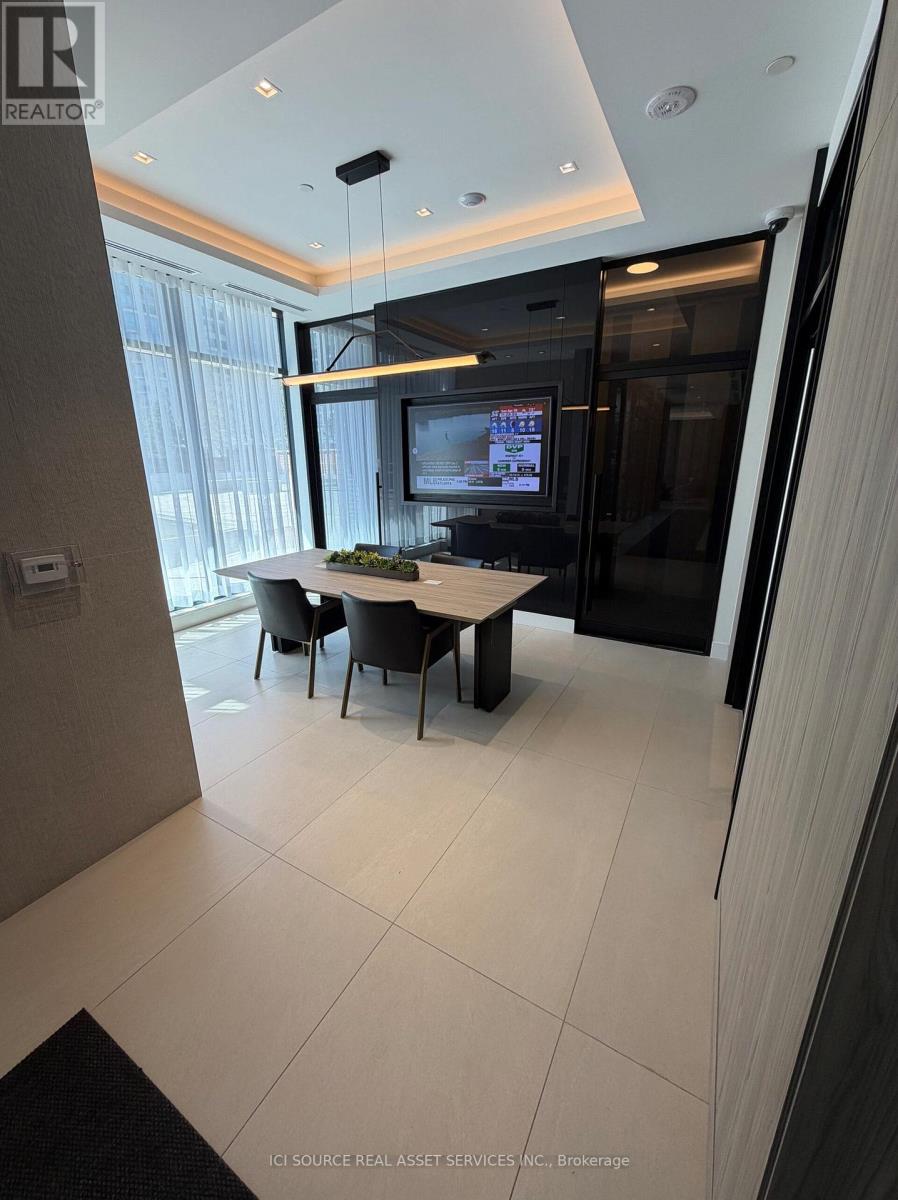 1605 - 1606 Charles Street, Whitby, Ontario  L1N 0P1 - Photo 3 - E13056096