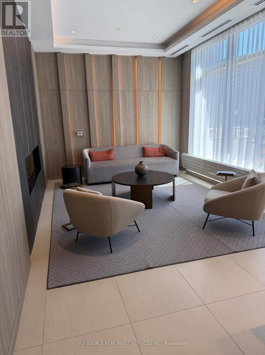 1605 - 1606 Charles Street, Whitby, Ontario  L1N 0P1 - Photo 4 - E13056096