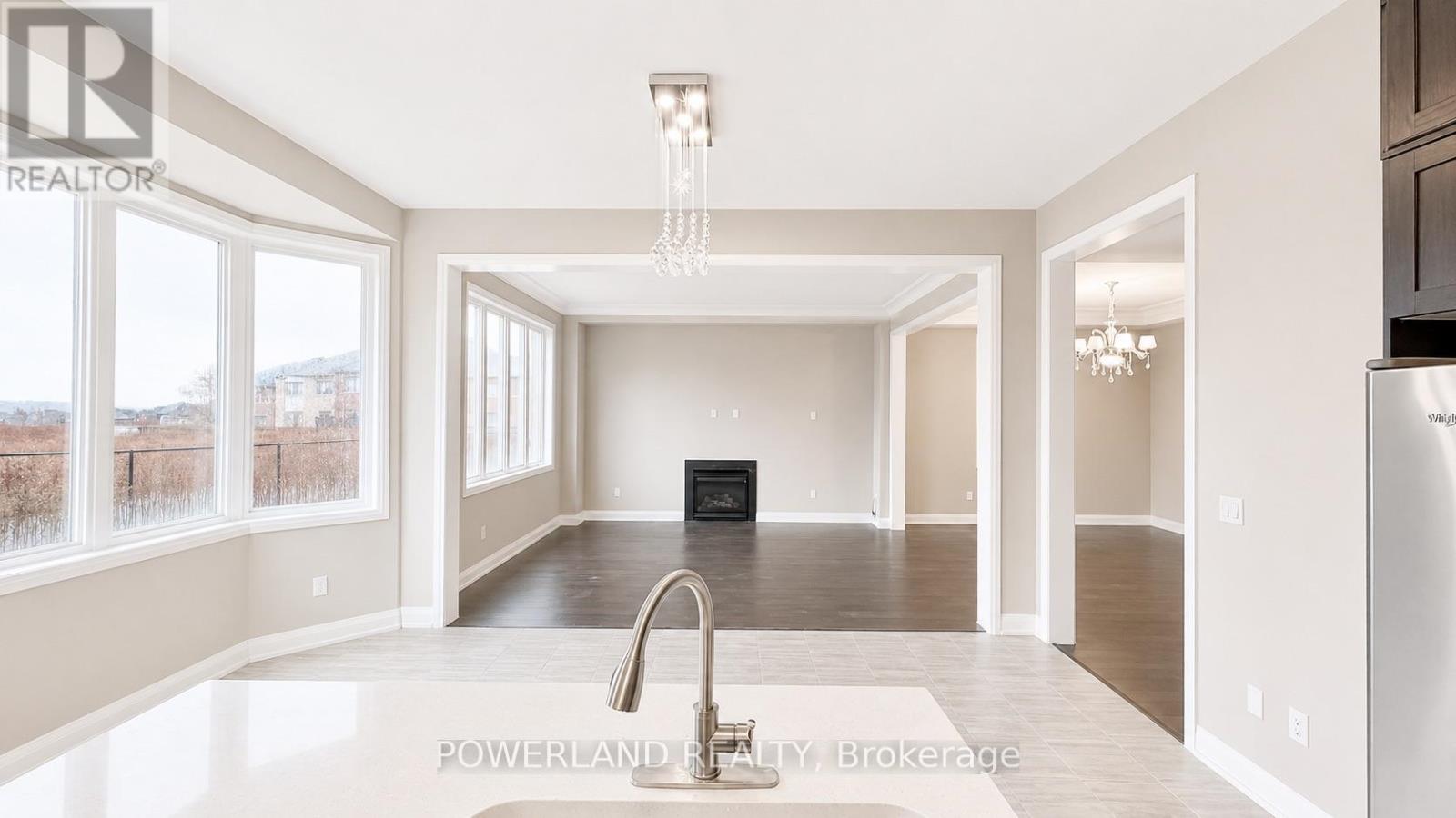 9 Cyprus Glen, East Gwillimbury, Ontario  L9N 0S9 - Photo 2 - N13056002