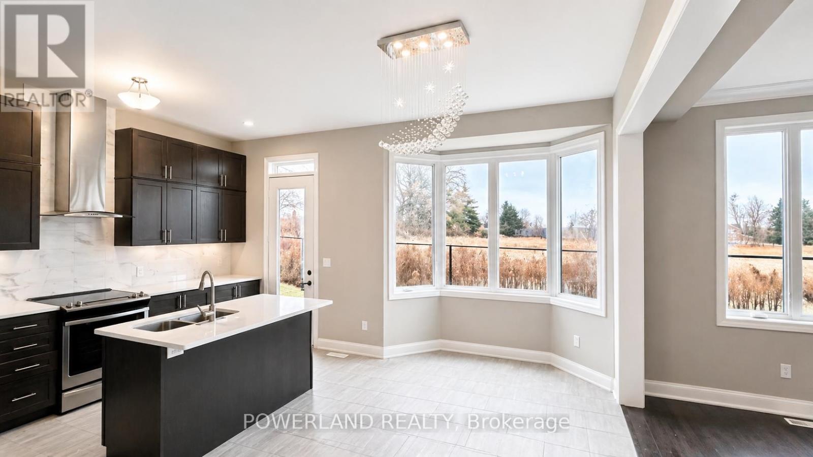 9 Cyprus Glen, East Gwillimbury, Ontario  L9N 0S9 - Photo 4 - N13056002