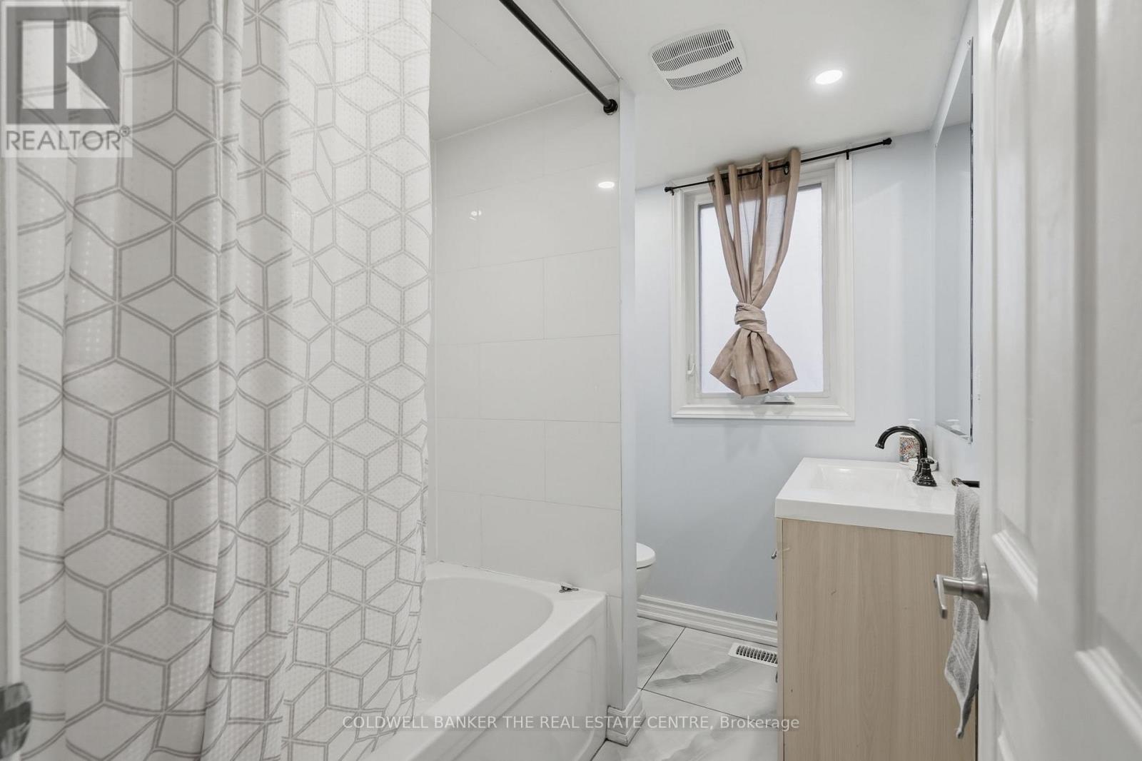 749 Innisfil Beach Road, Innisfil, Ontario  L9S 4E4 - Photo 11 - N13056024