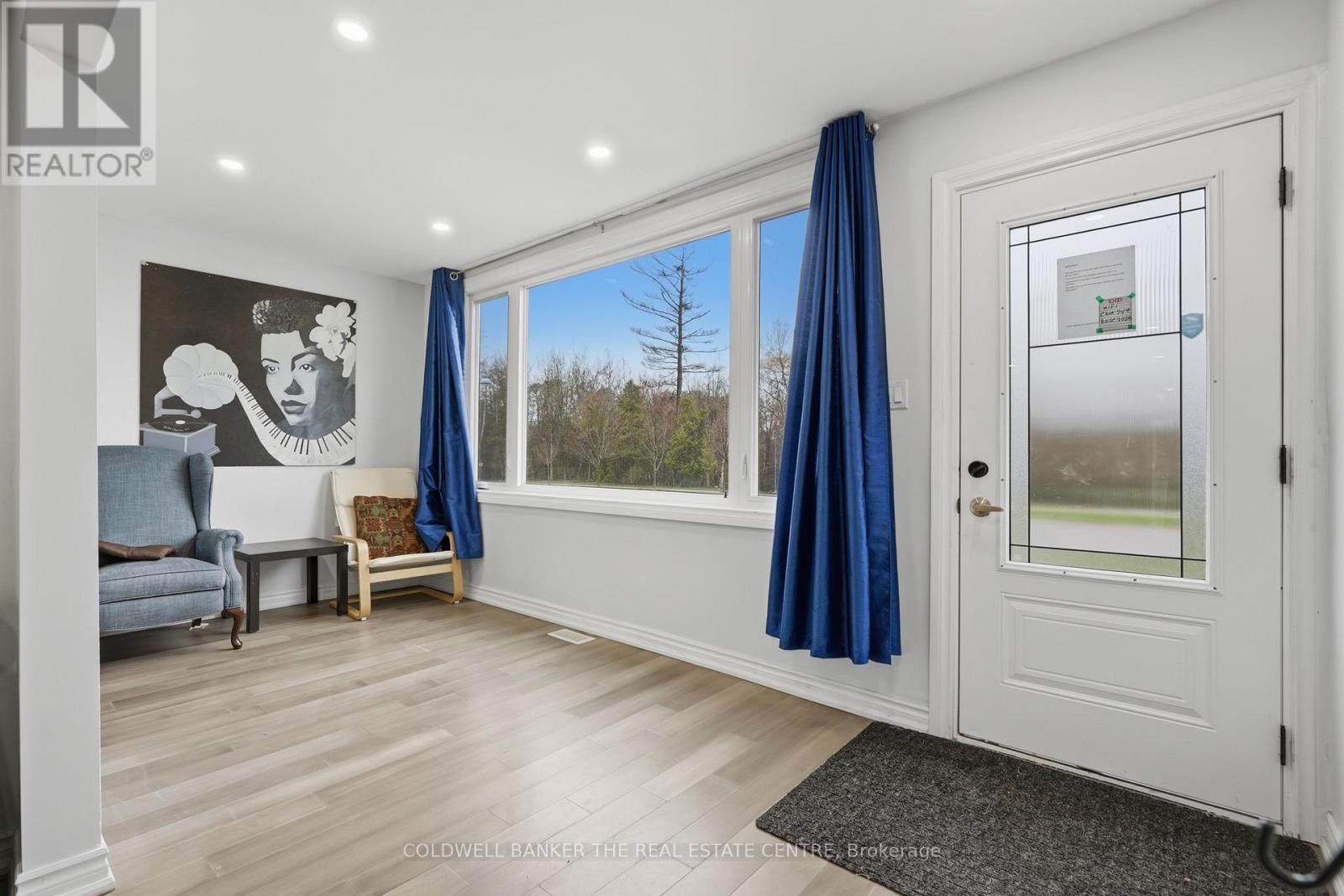 749 Innisfil Beach Road, Innisfil, Ontario  L9S 4E4 - Photo 5 - N13056024