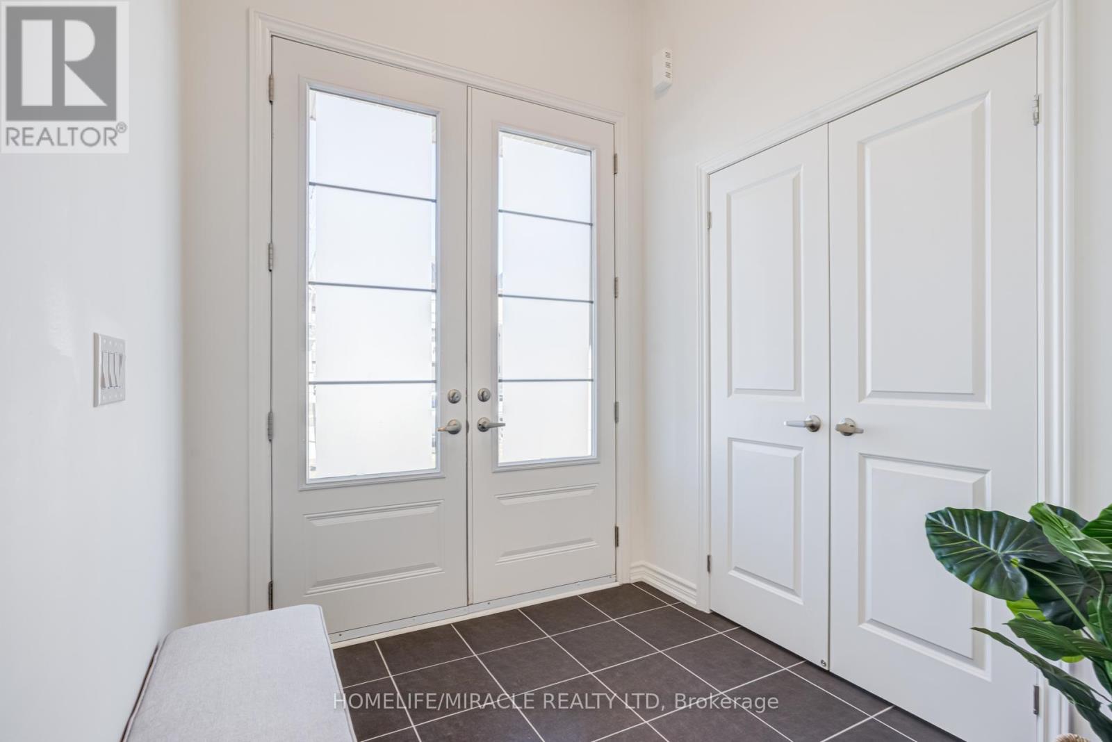 14 Sassafras Road, Springwater, Ontario  L9X 2C6 - Photo 5 - S13055994