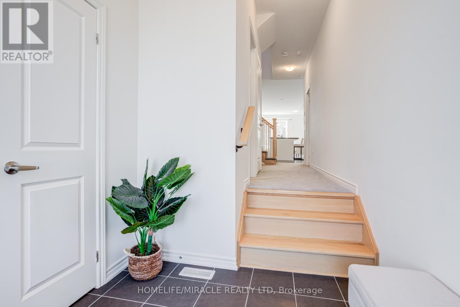 14 Sassafras Road, Springwater, Ontario  L9X 2C6 - Photo 6 - S13055994