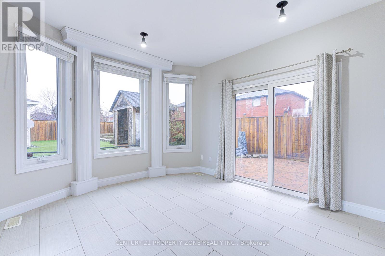 4 Compton Court, Caledon, Ontario  L7E 1L4 - Photo 17 - W13056010