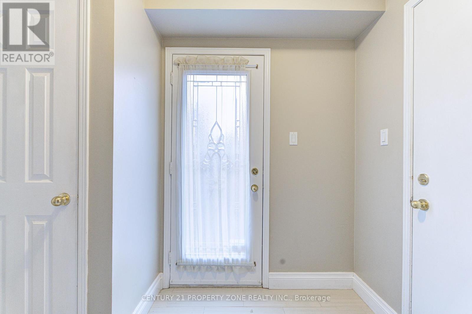 4 Compton Court, Caledon, Ontario  L7E 1L4 - Photo 19 - W13056010