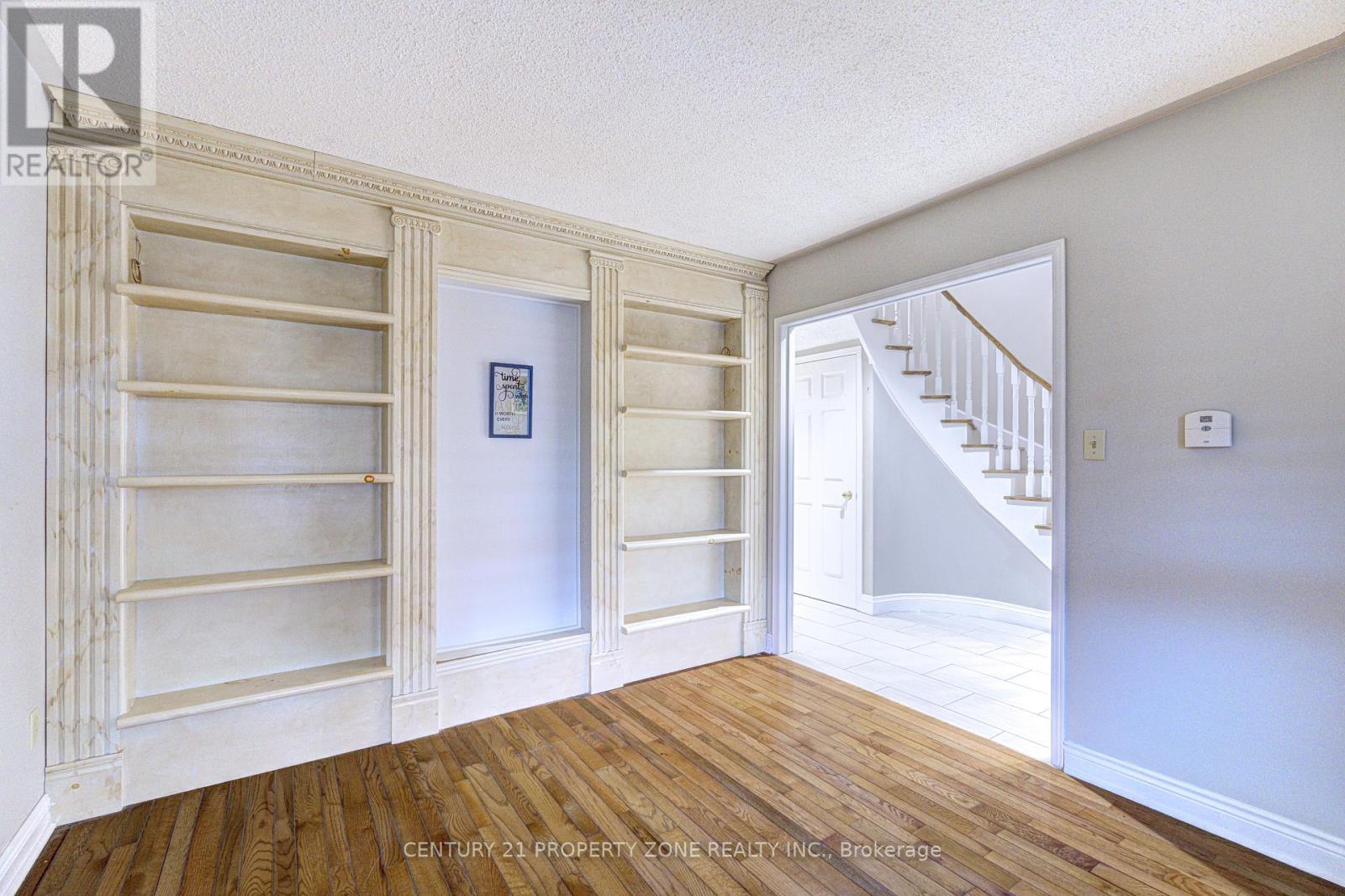 4 Compton Court, Caledon, Ontario  L7E 1L4 - Photo 5 - W13056010