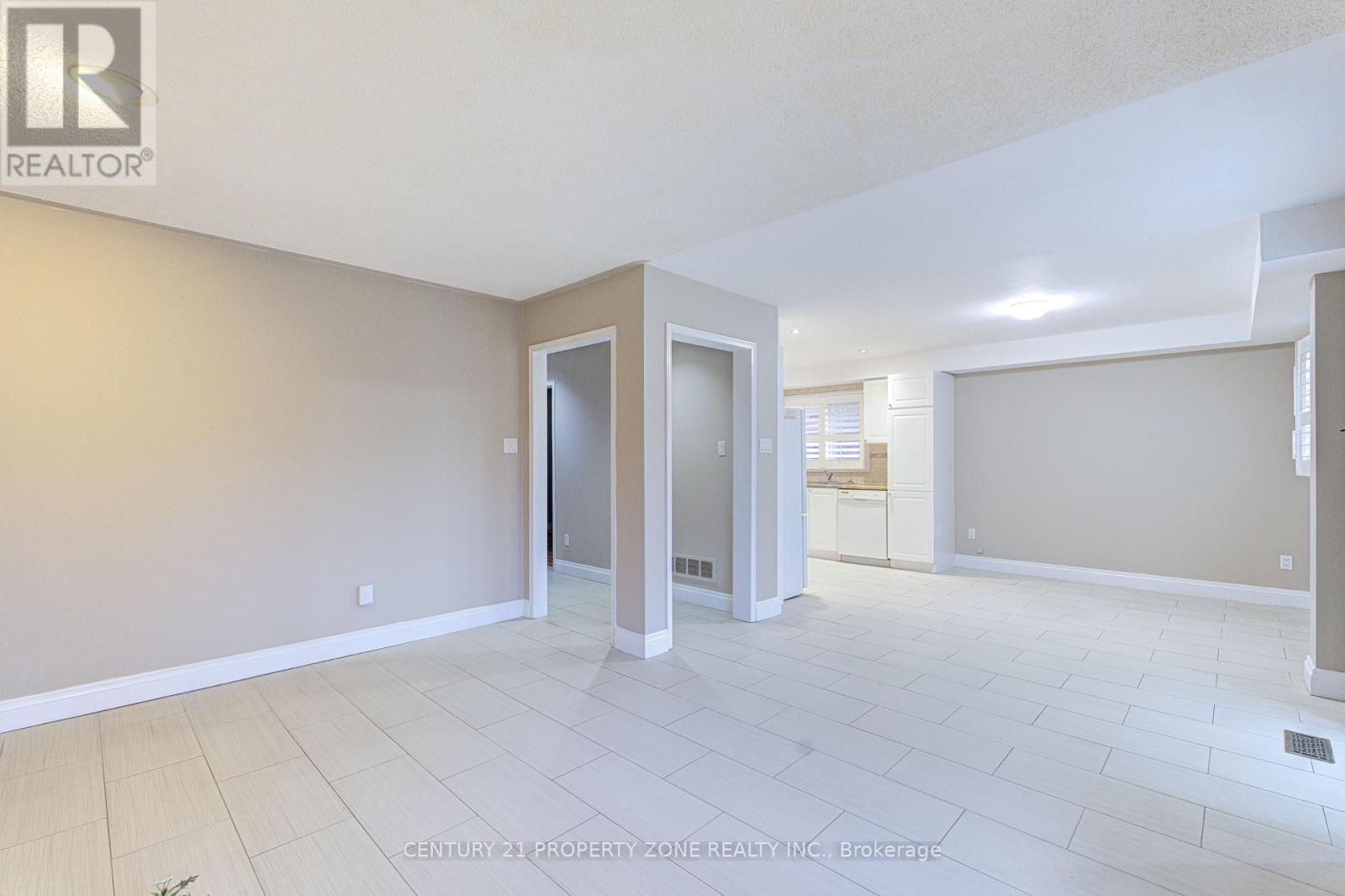 4 Compton Court, Caledon, Ontario  L7E 1L4 - Photo 9 - W13056010