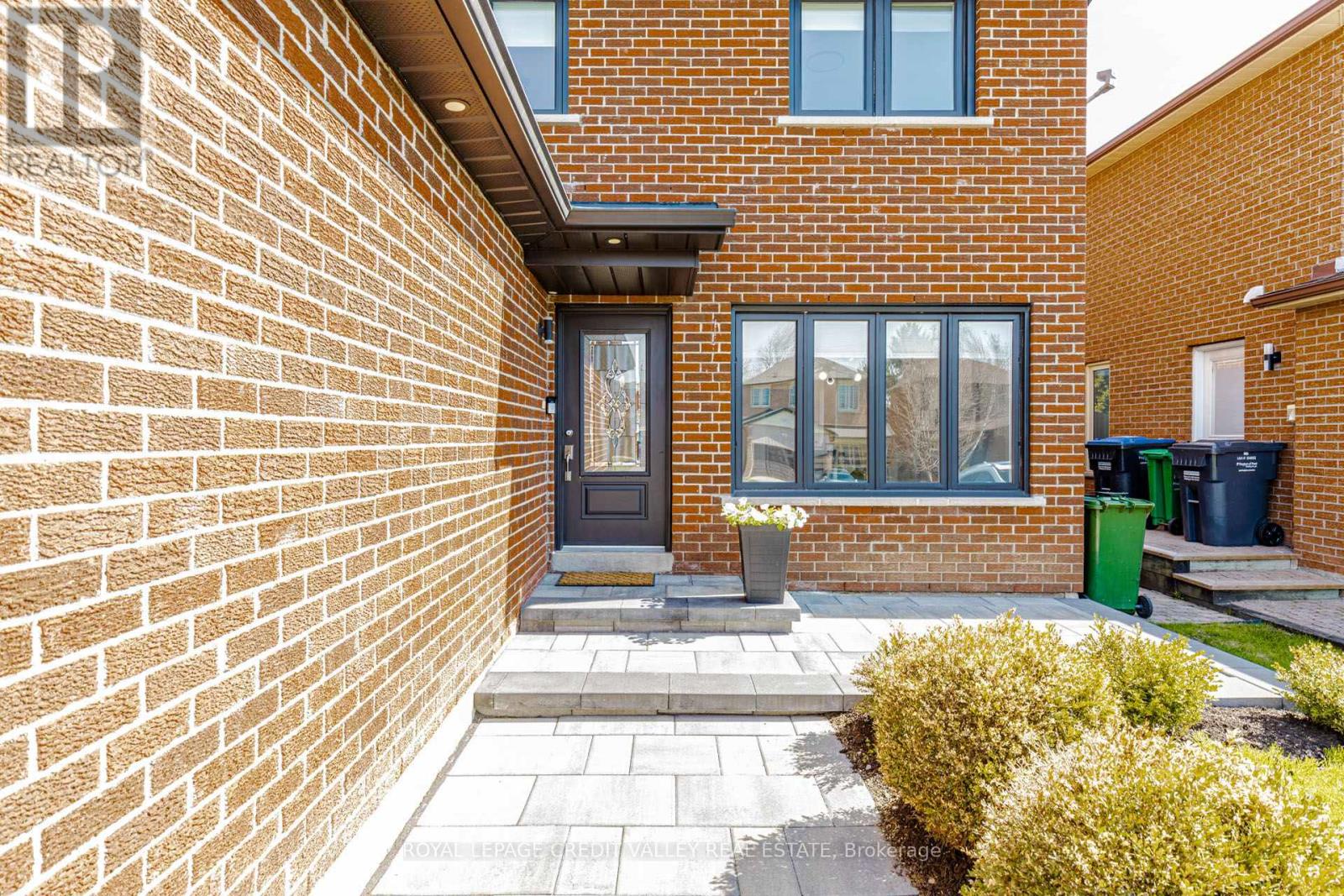 85 Derose Avenue, Caledon, Ontario  L7E 1A6 - Photo 3 - W13056060