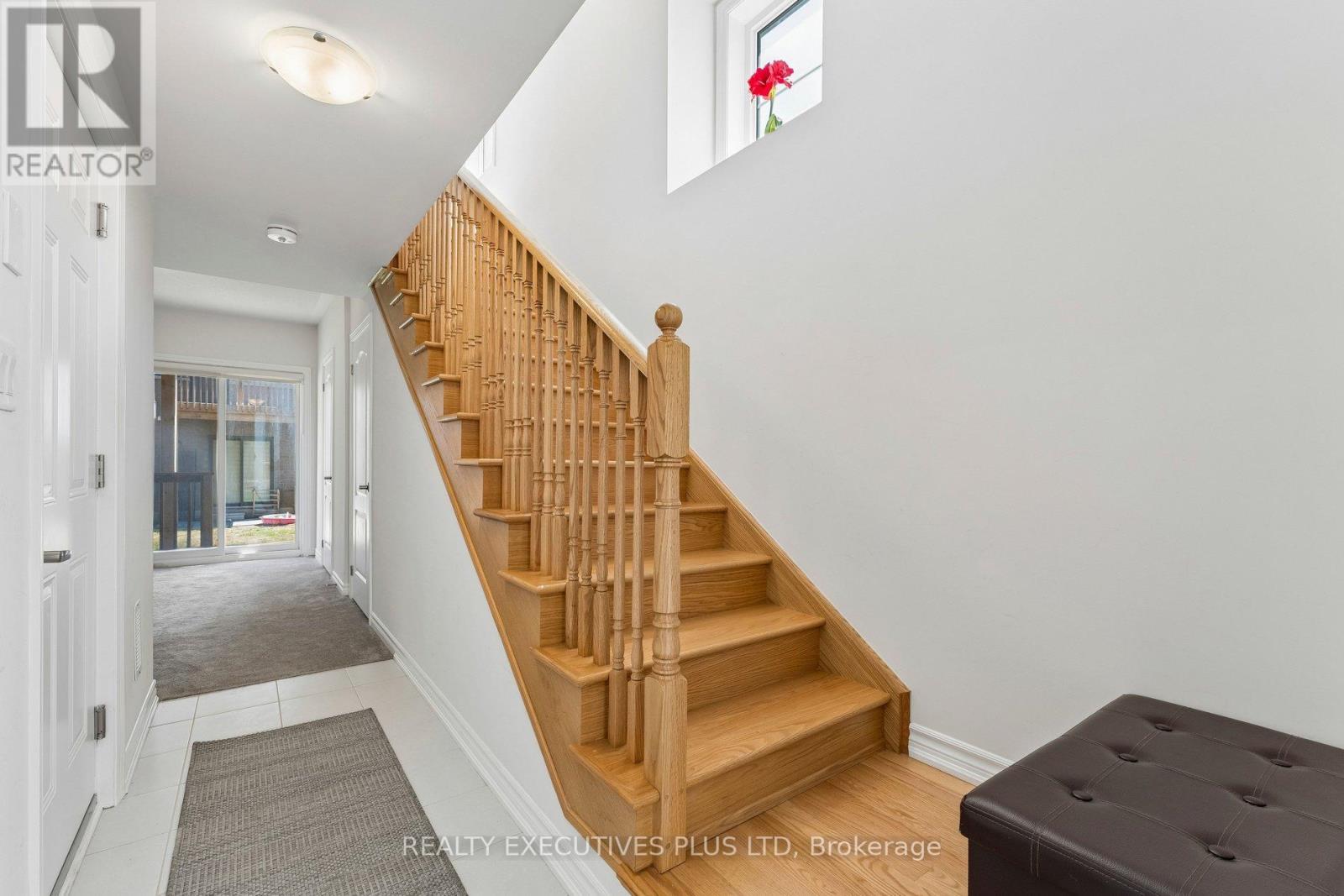 12 Vestry Way, Brampton, Ontario  L6P 4N8 - Photo 8 - W13056066