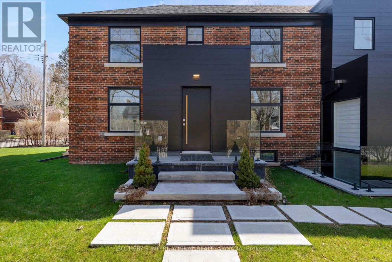 159 Humbervale Boulevard, Toronto, Ontario  M8Y 3P9 - Photo 2 - W13056070