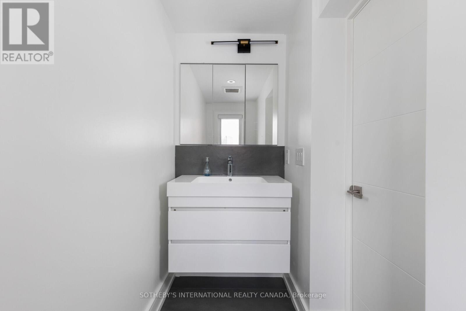 159 Humbervale Boulevard, Toronto, Ontario  M8Y 3P9 - Photo 23 - W13056070