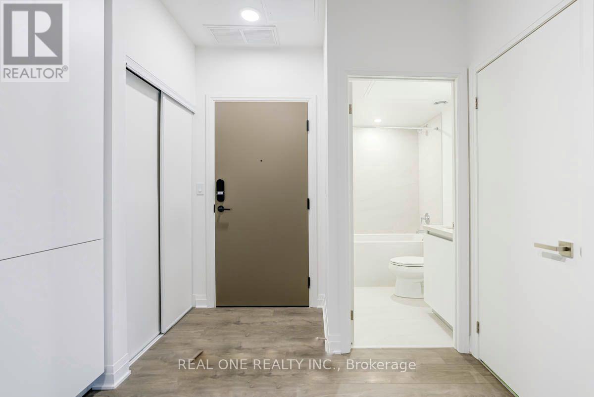 5211 - 4015 The Exchange, Mississauga, Ontario  L5B 0N9 - Photo 4 - W13056102