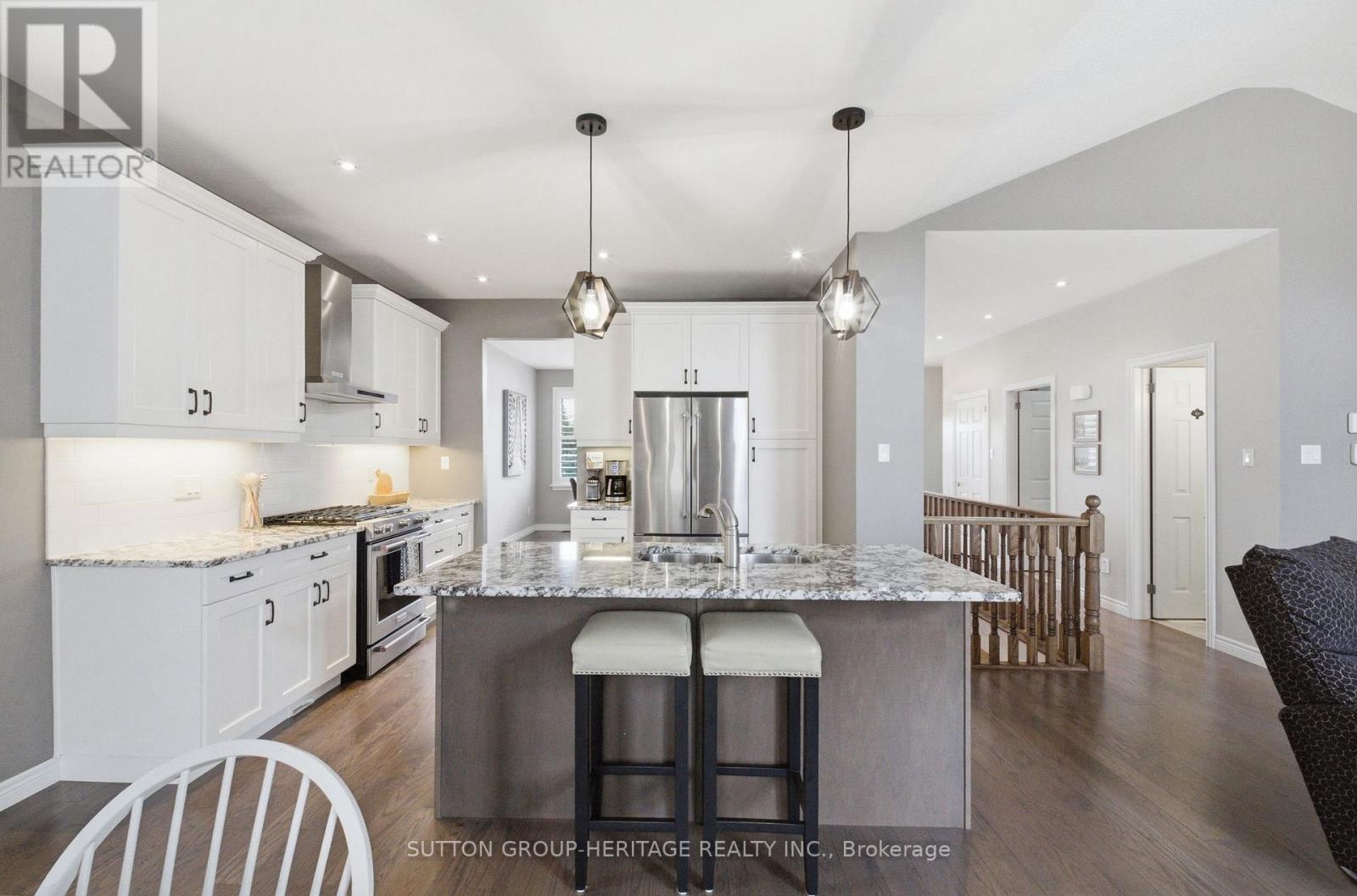 36 Huntingwood Crescent, Kawartha Lakes, Ontario  K0M 1A0 - Photo 11 - X13056008