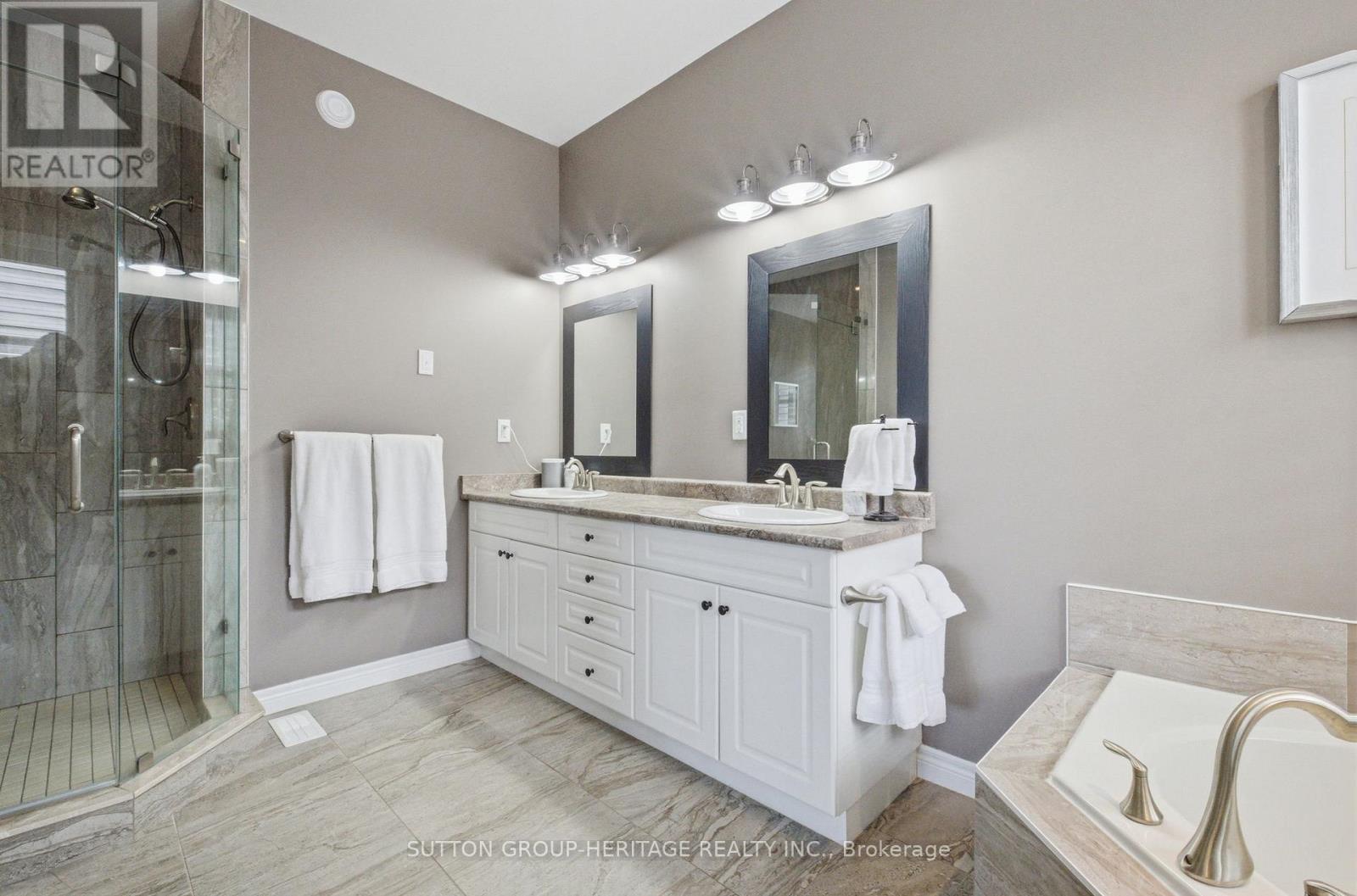 36 Huntingwood Crescent, Kawartha Lakes, Ontario  K0M 1A0 - Photo 17 - X13056008