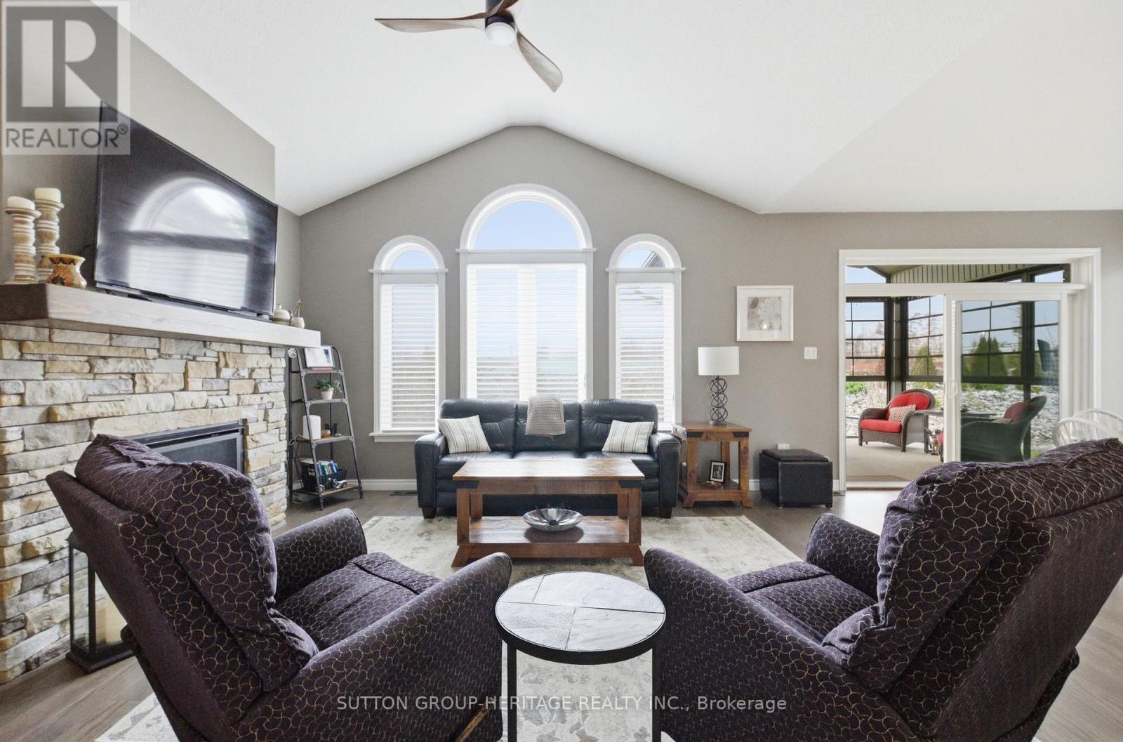 36 Huntingwood Crescent, Kawartha Lakes, Ontario  K0M 1A0 - Photo 5 - X13056008