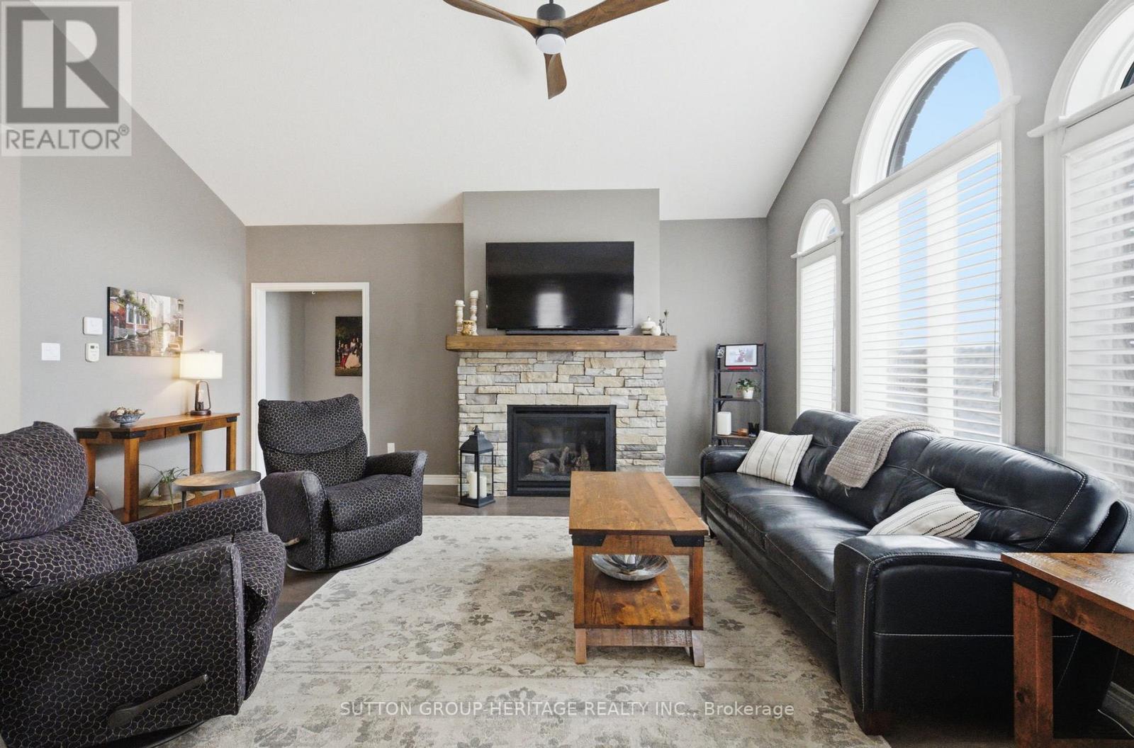 36 Huntingwood Crescent, Kawartha Lakes, Ontario  K0M 1A0 - Photo 6 - X13056008