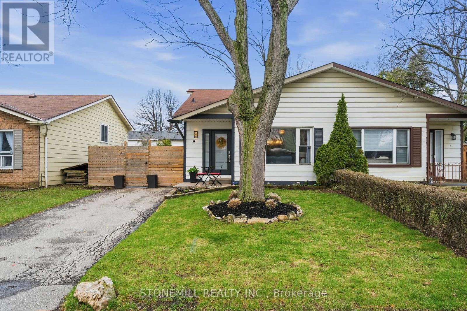 19 GOLDEN ORCHARD DRIVE, hamilton (gourley), Ontario