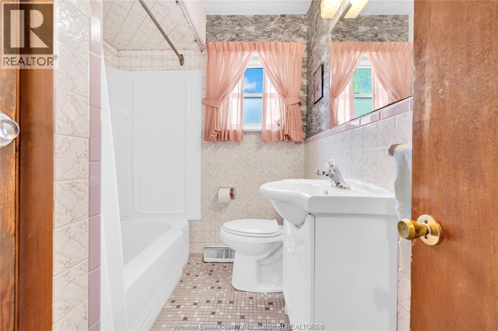 1531 Campbell, Windsor, Ontario  N9B 2K3 - Photo 17 - 26009481