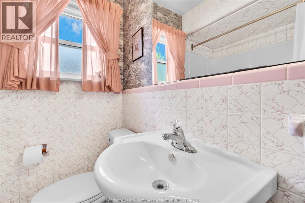 1531 Campbell, Windsor, Ontario  N9B 2K3 - Photo 18 - 26009481