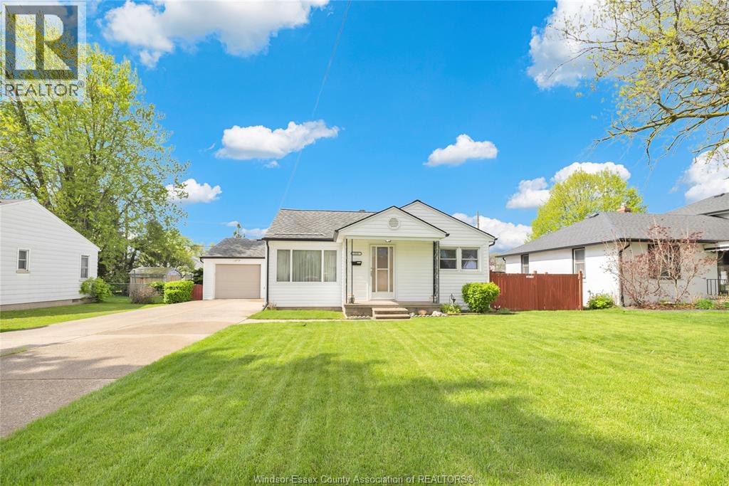 1531 Campbell, Windsor, Ontario  N9B 2K3 - Photo 2 - 26009481