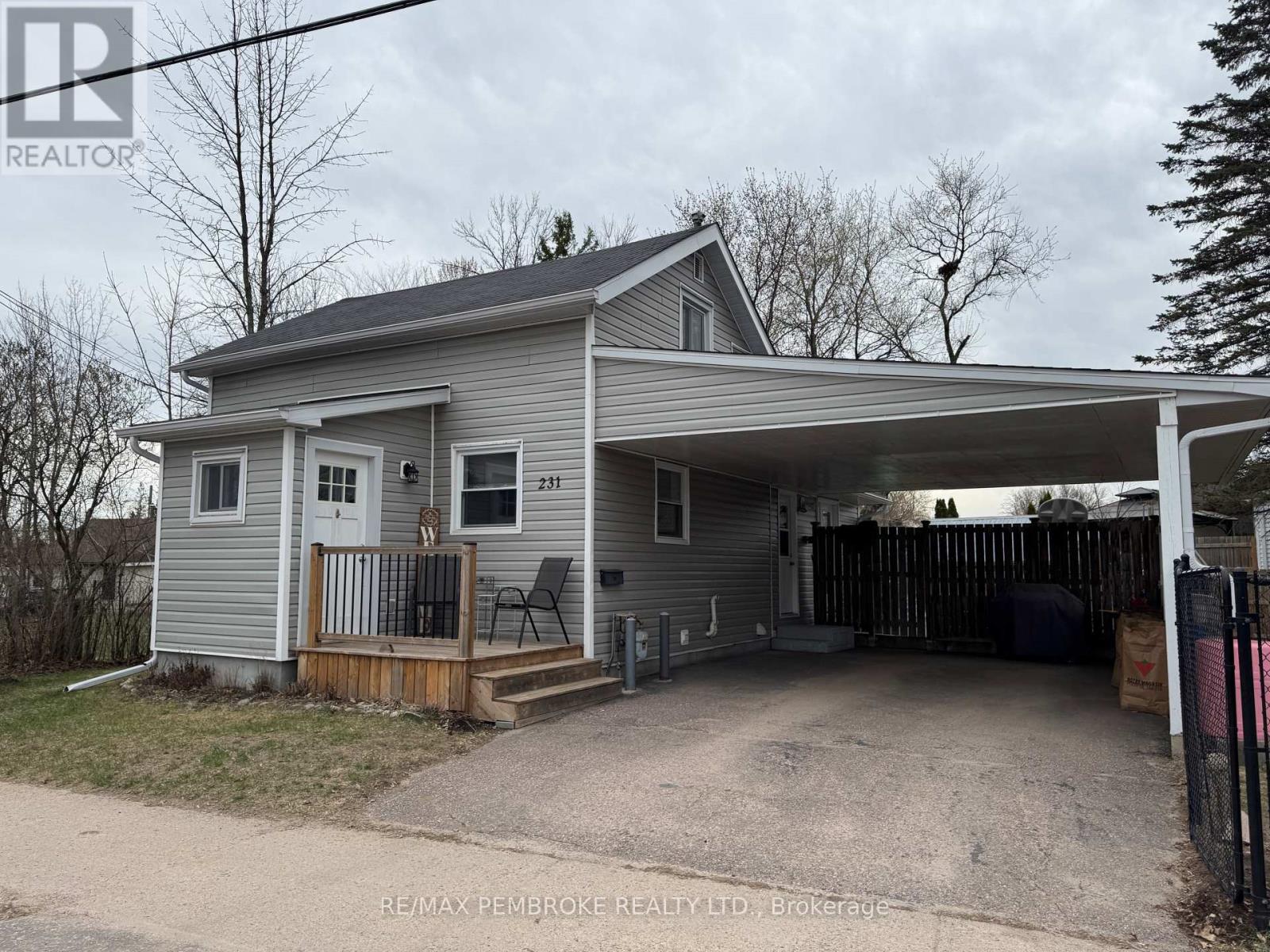 231 Douglas Street, Pembroke, Ontario  K8A 5L4 - Photo 1 - X13056124