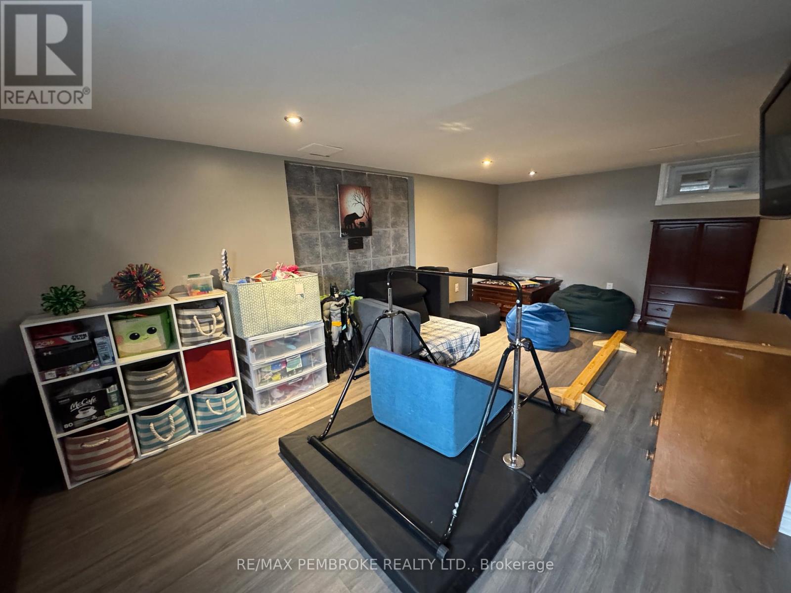 231 Douglas Street, Pembroke, Ontario  K8A 5L4 - Photo 12 - X13056124